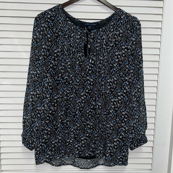 Tommy Hilfiger Navy Flowy blouse with sheer sleeves and mushroom floral print - Picture 2 of 8